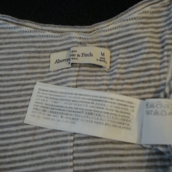 Women's Abercrombie & Fitch Gray White Striped Top - Picture 4 of 6
